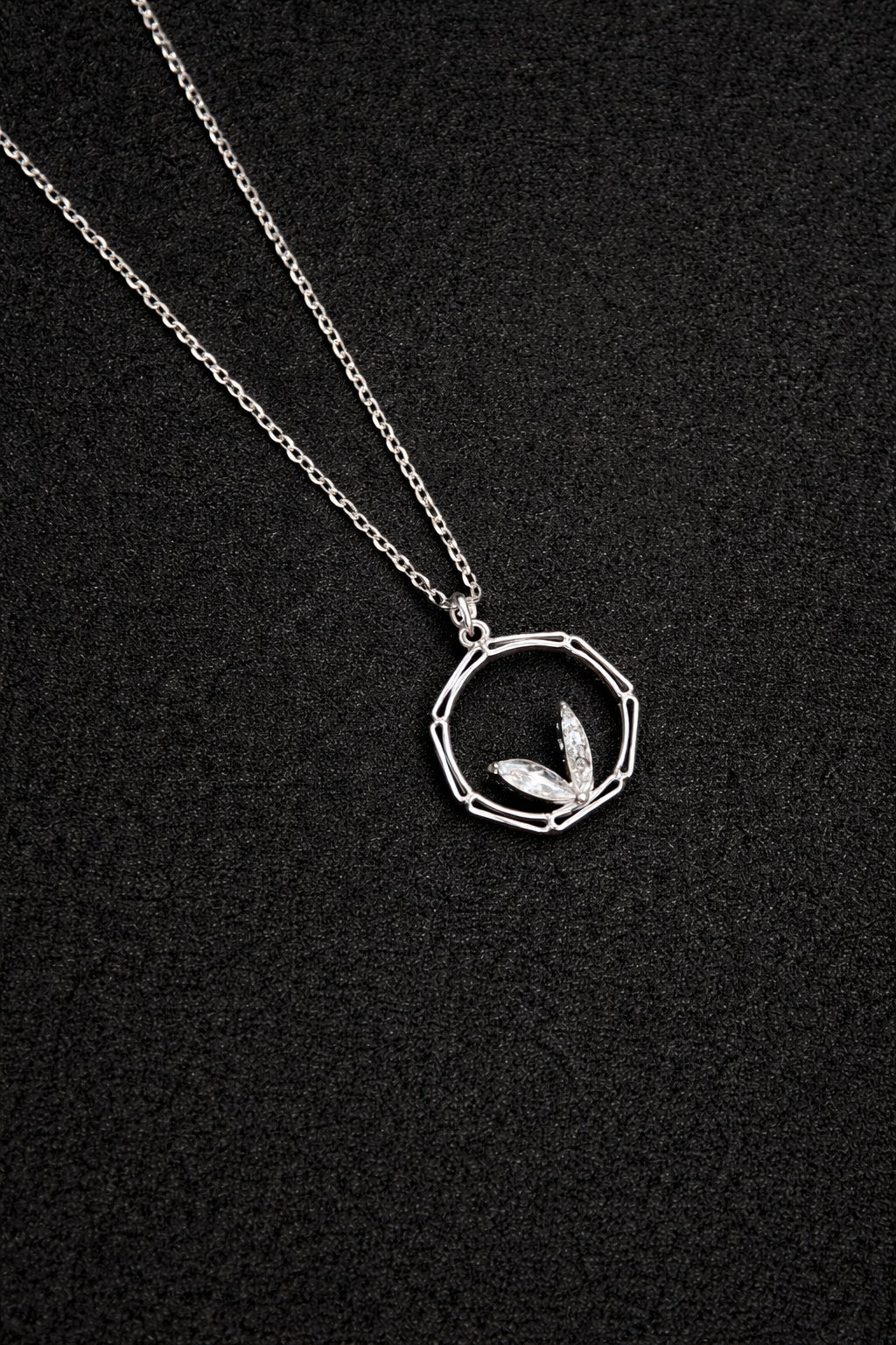 silver leaf circle chain