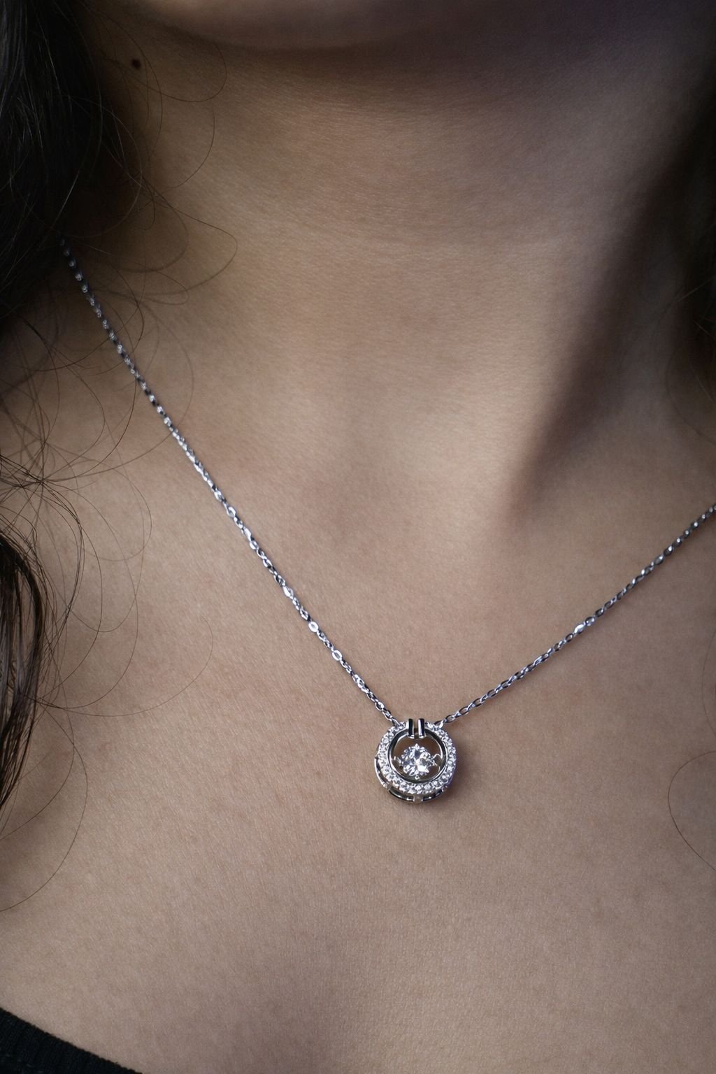 lunara halo solitaire chain